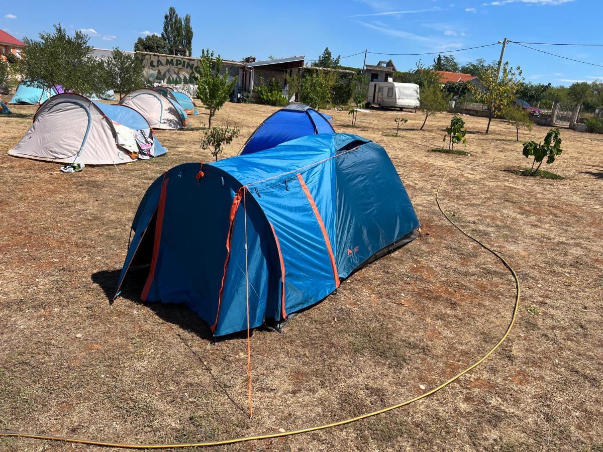 Camping Laste Hotel Smokovic Eksteriør billede