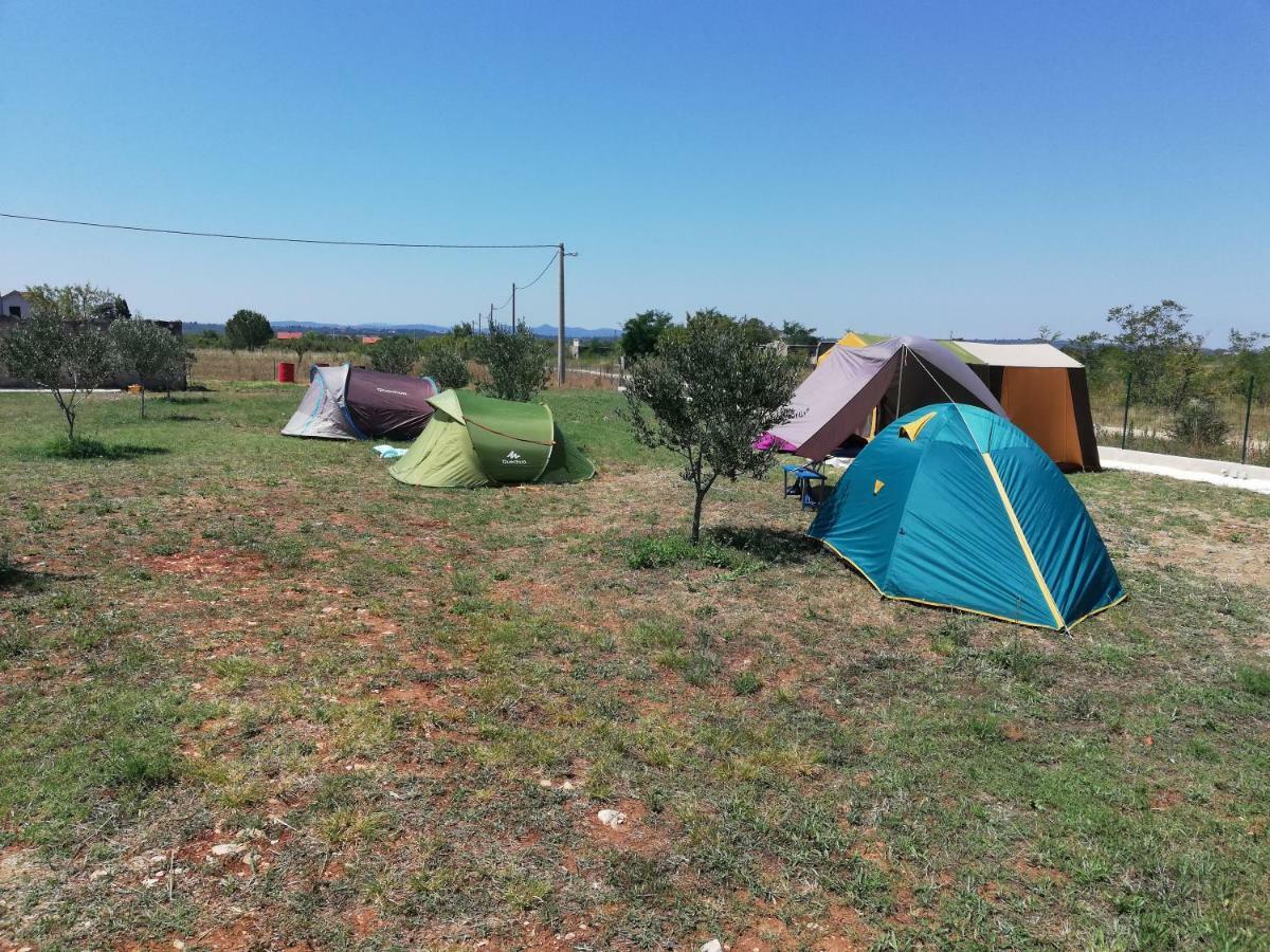 Camping Laste Hotel Smokovic Eksteriør billede